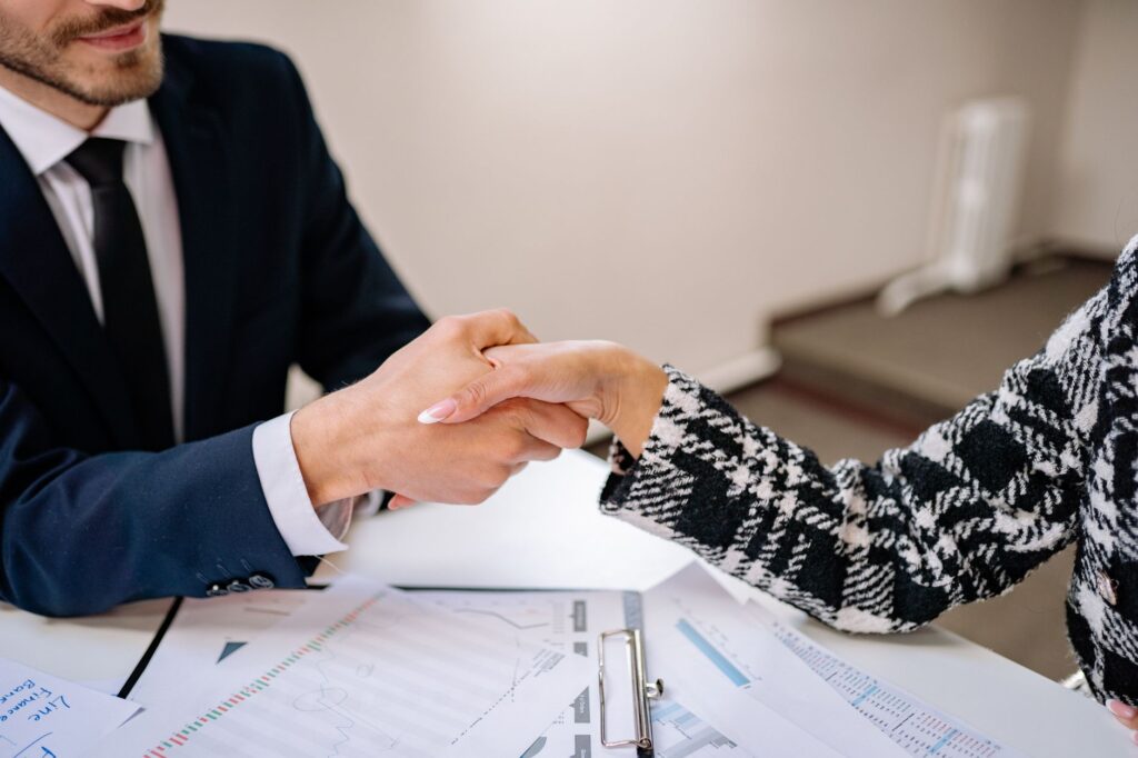 Firma del mandato di lavoro per un call center
